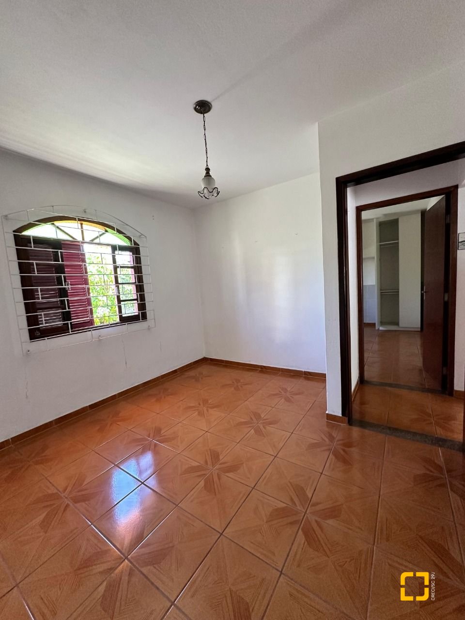 Casa com 131m², 4 quartos, 4 garagens, no bairro Aririu em Palhoça
