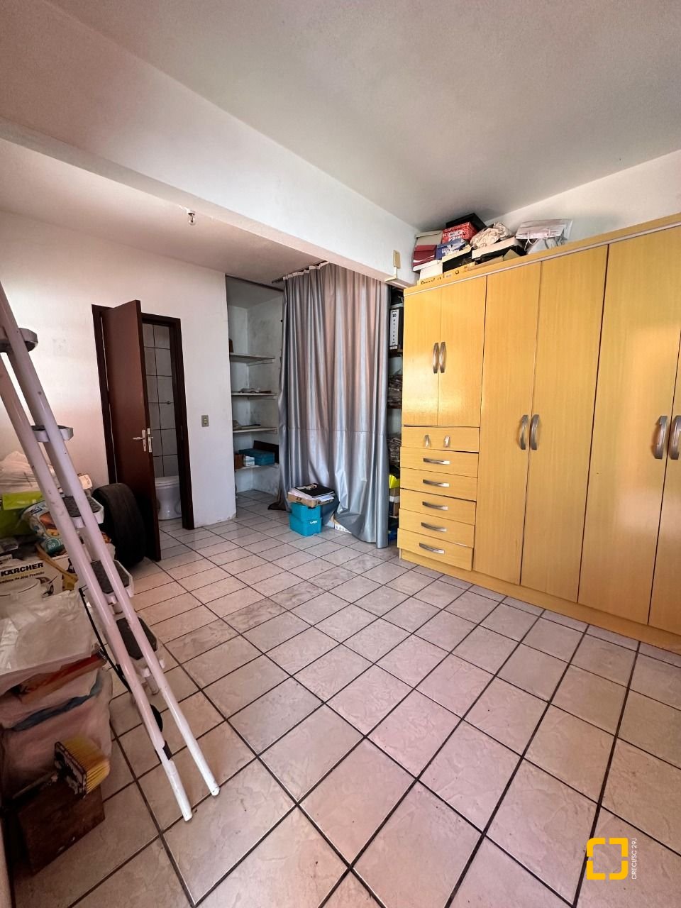 Casa com 131m², 4 quartos, 4 garagens, no bairro Aririu em Palhoça