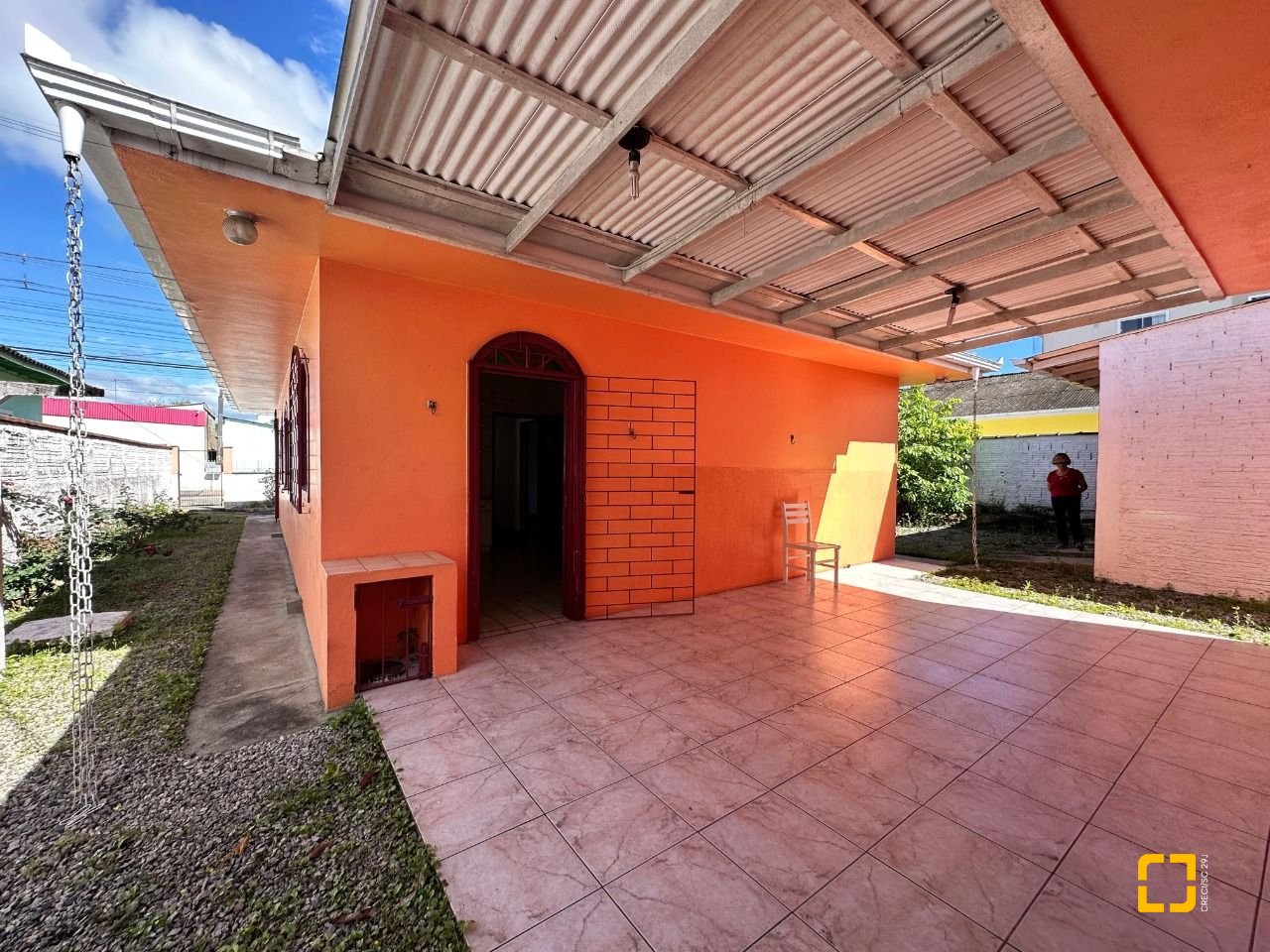Casa com 131m², 4 quartos, 4 garagens, no bairro Aririu em Palhoça