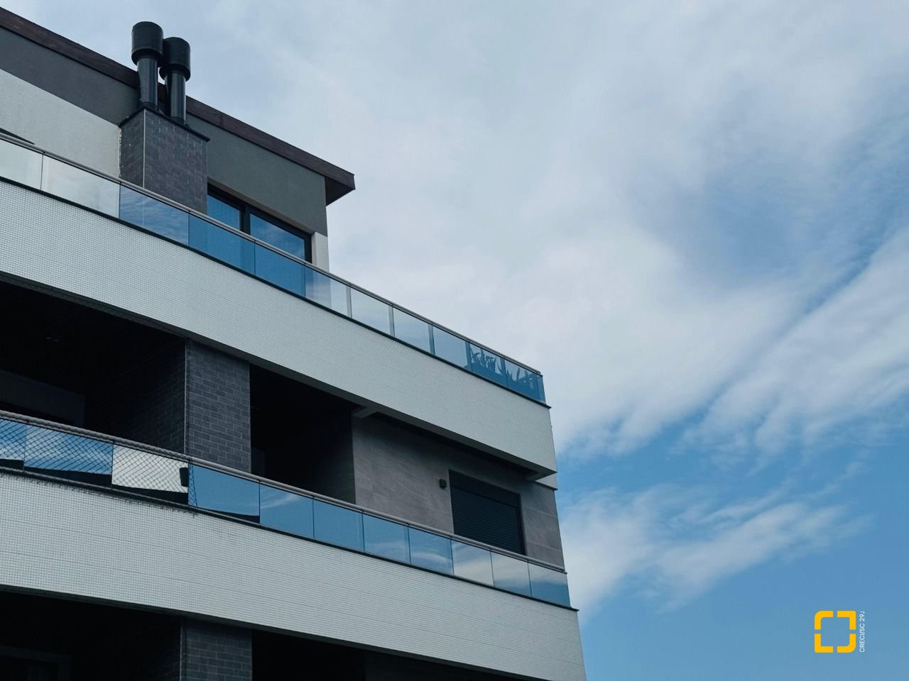 Cobertura com 294m², 6 quartos (sendo 3 suítes), 2 garagens, no bairro Campeche em Florianópolis