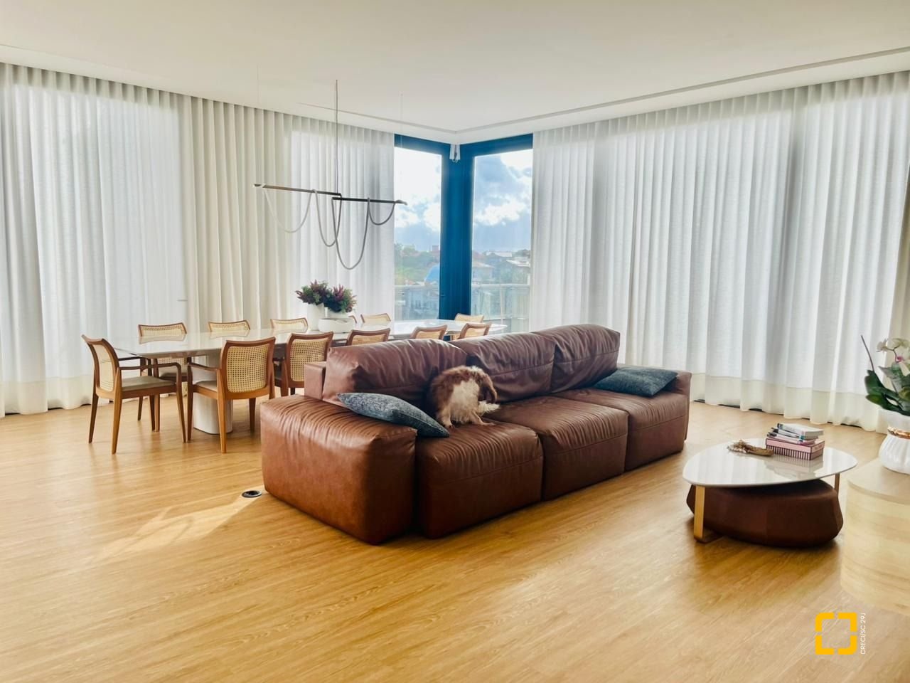 Cobertura com 294m², 6 quartos (sendo 3 suítes), 2 garagens, no bairro Campeche em Florianópolis