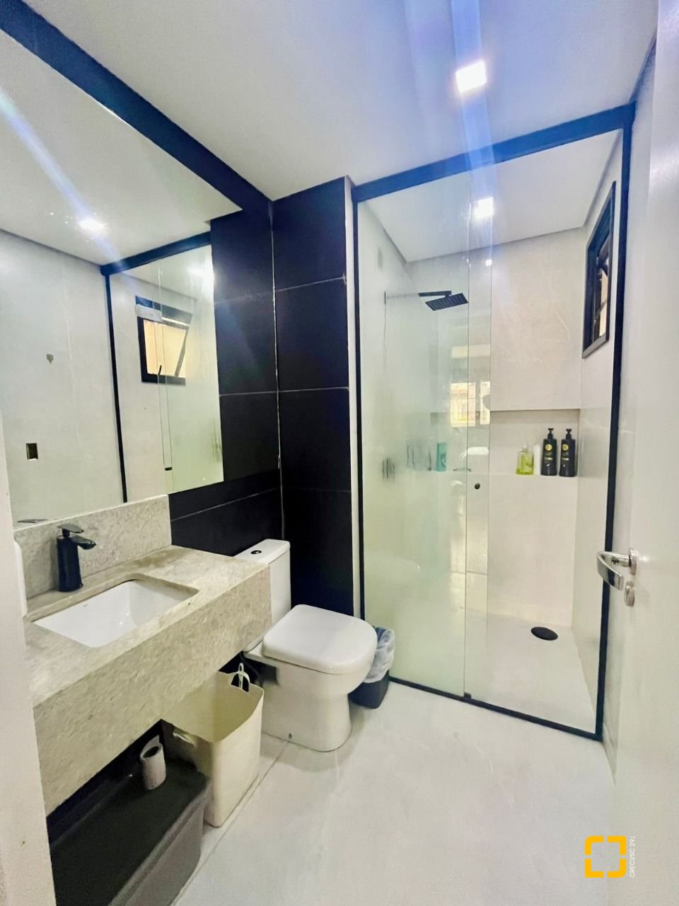 Cobertura com 294m², 6 quartos (sendo 3 suítes), 2 garagens, no bairro Campeche em Florianópolis