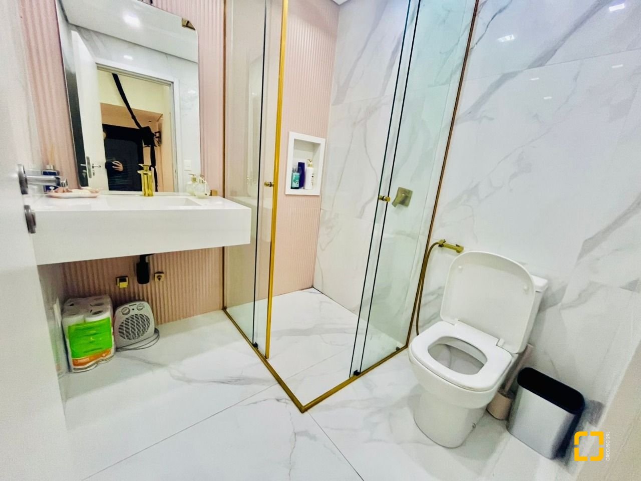 Cobertura com 294m², 6 quartos (sendo 3 suítes), 2 garagens, no bairro Campeche em Florianópolis