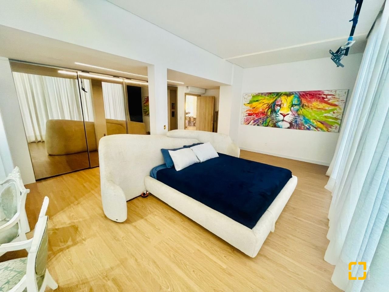 Cobertura com 294m², 6 quartos (sendo 3 suítes), 2 garagens, no bairro Campeche em Florianópolis