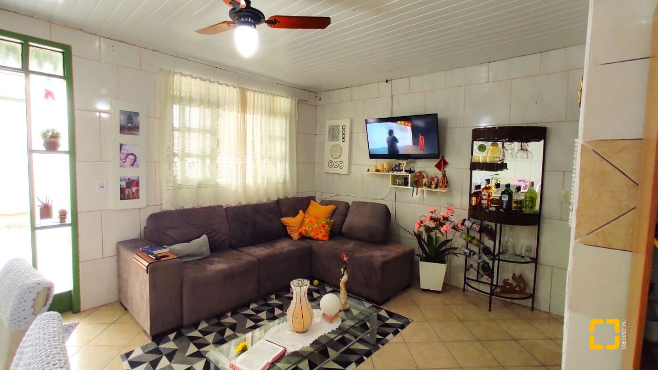 Casa com 188m², 4 quartos, 4 garagens, no bairro Forquilhas em São José