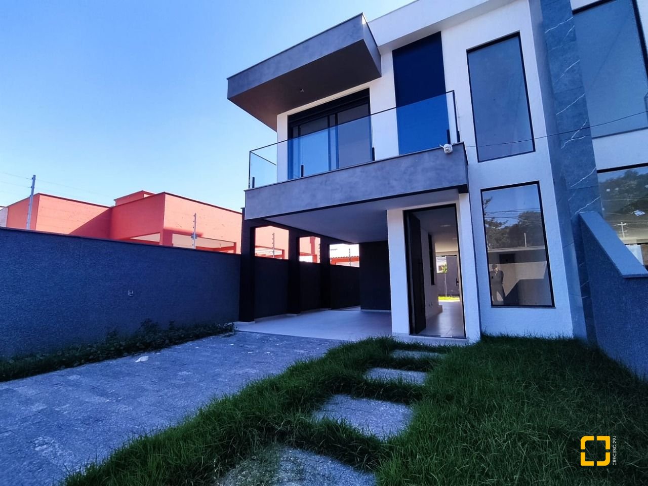 Casa com 172m², 6 quartos (sendo 3 suítes), 2 garagens, no bairro Ingleses em Florianópolis