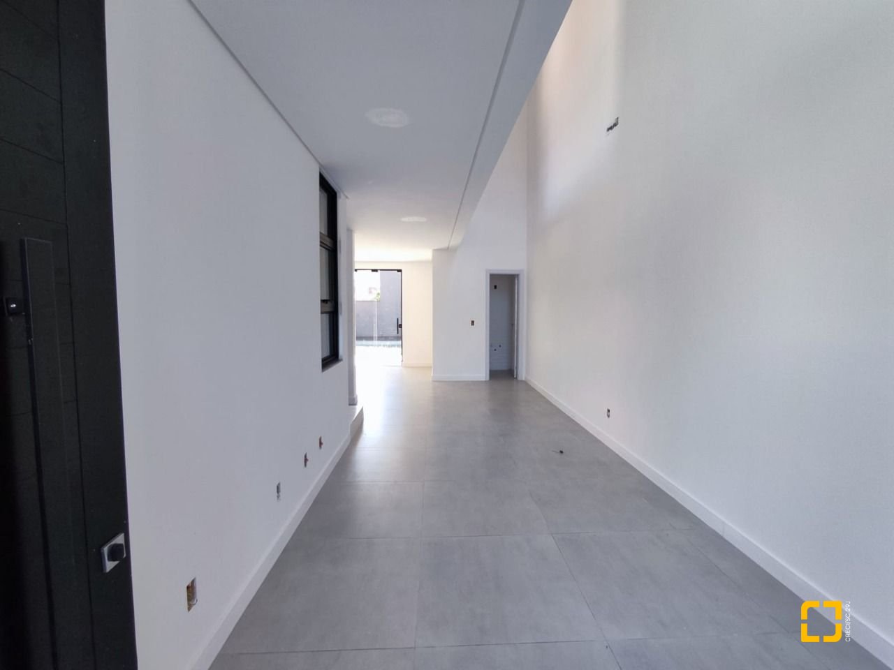 Casa com 172m², 6 quartos (sendo 3 suítes), 2 garagens, no bairro Ingleses em Florianópolis