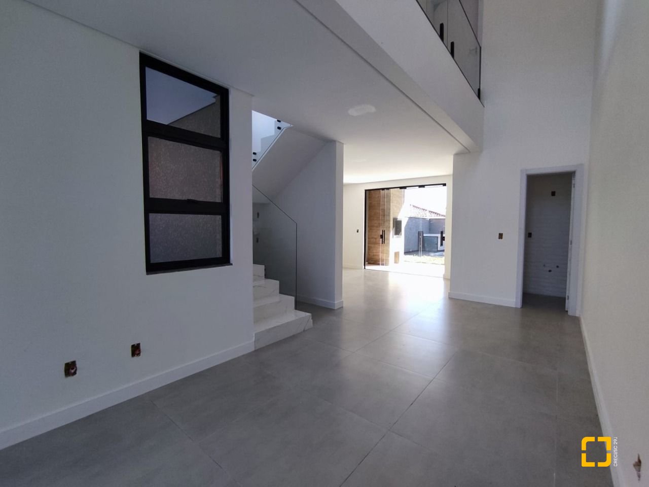 Casa com 172m², 6 quartos (sendo 3 suítes), 2 garagens, no bairro Ingleses em Florianópolis