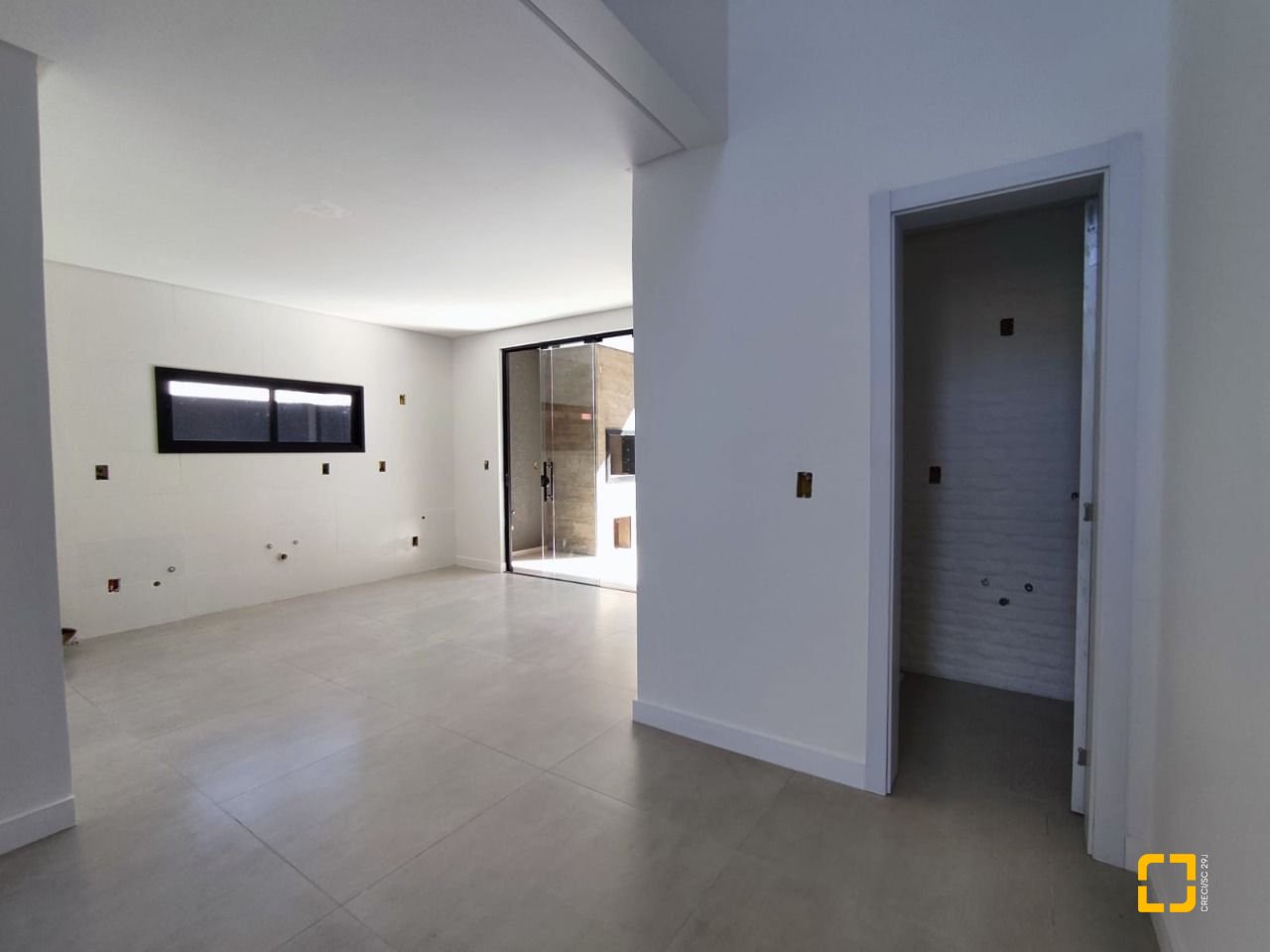 Casa com 172m², 6 quartos (sendo 3 suítes), 2 garagens, no bairro Ingleses em Florianópolis