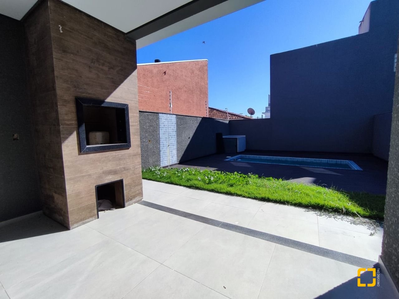 Casa com 172m², 6 quartos (sendo 3 suítes), 2 garagens, no bairro Ingleses em Florianópolis