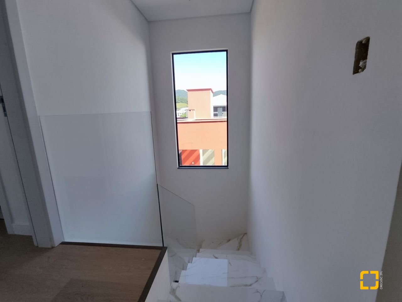 Casa com 172m², 6 quartos (sendo 3 suítes), 2 garagens, no bairro Ingleses em Florianópolis