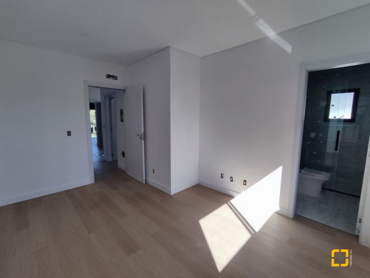 Casa com 172m², 6 quartos (sendo 3 suítes), 2 garagens, no bairro Ingleses em Florianópolis