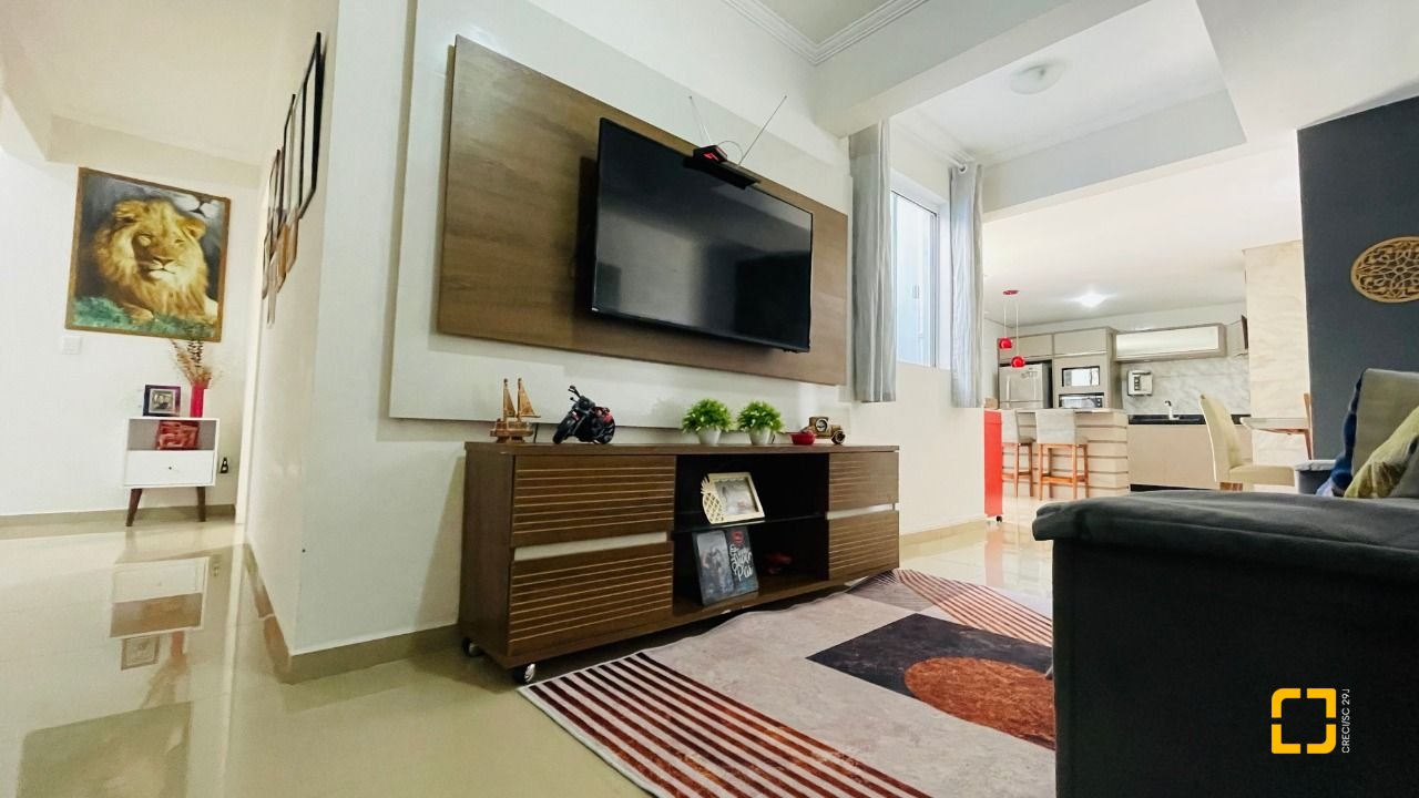 Cobertura com 180m², 5 quartos (sendo 2 suítes), 2 garagens, no bairro Ingleses em Florianópolis