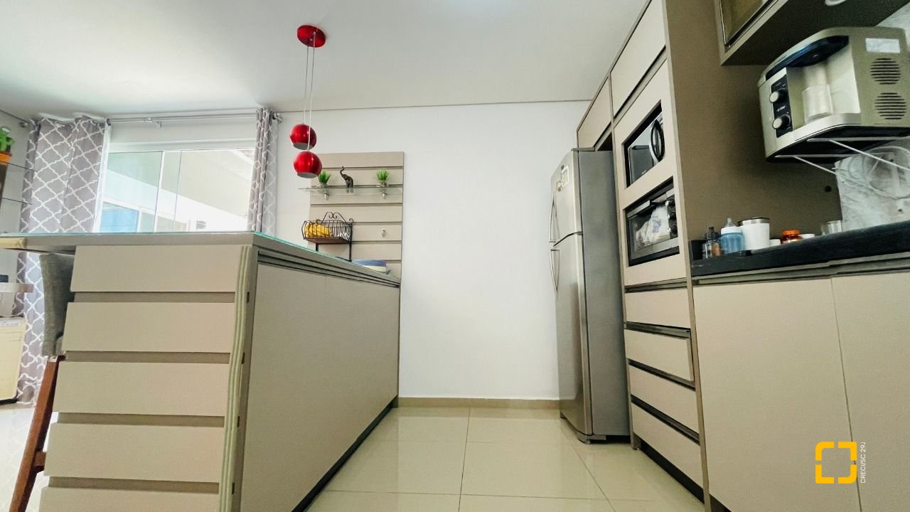 Cobertura com 180m², 5 quartos (sendo 2 suítes), 2 garagens, no bairro Ingleses em Florianópolis
