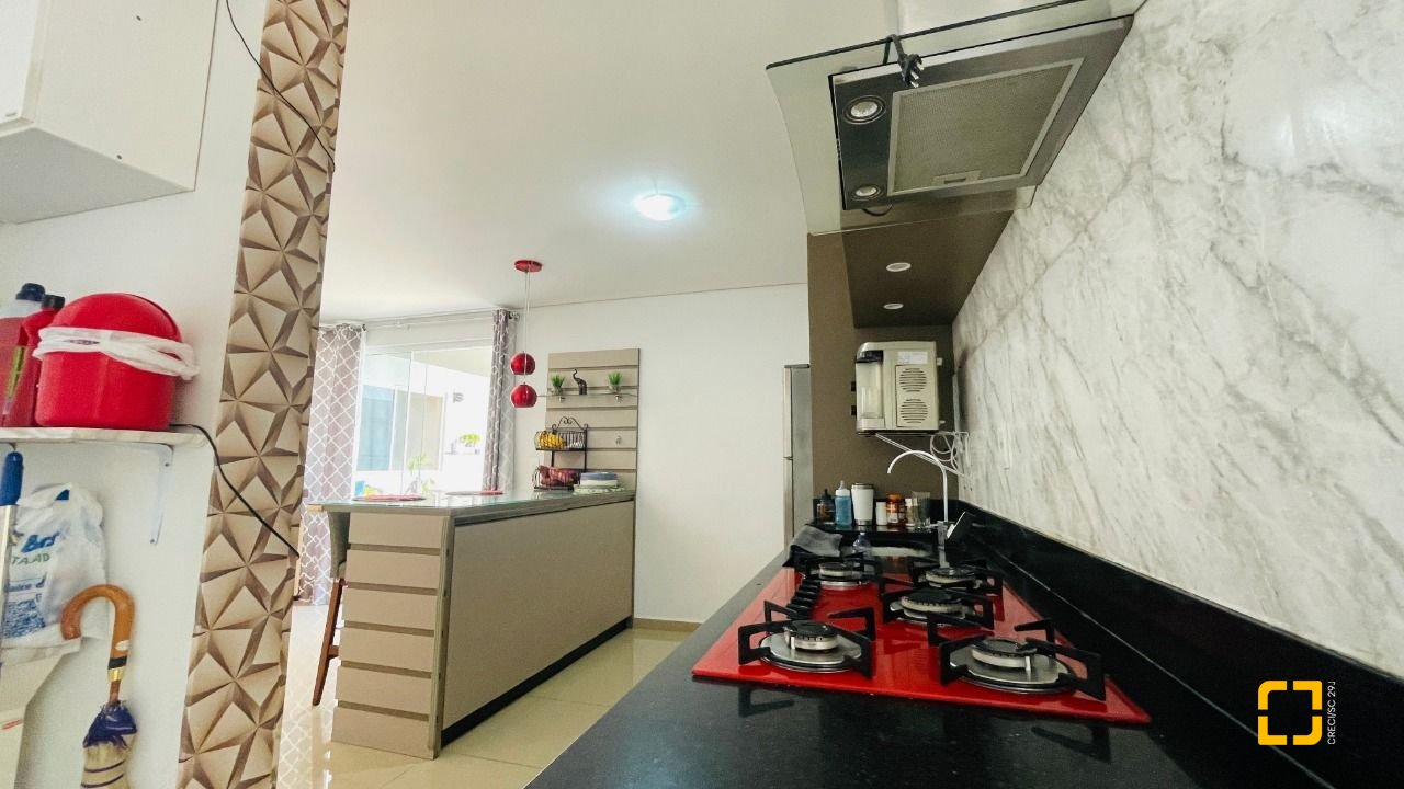 Cobertura com 180m², 5 quartos (sendo 2 suítes), 2 garagens, no bairro Ingleses em Florianópolis