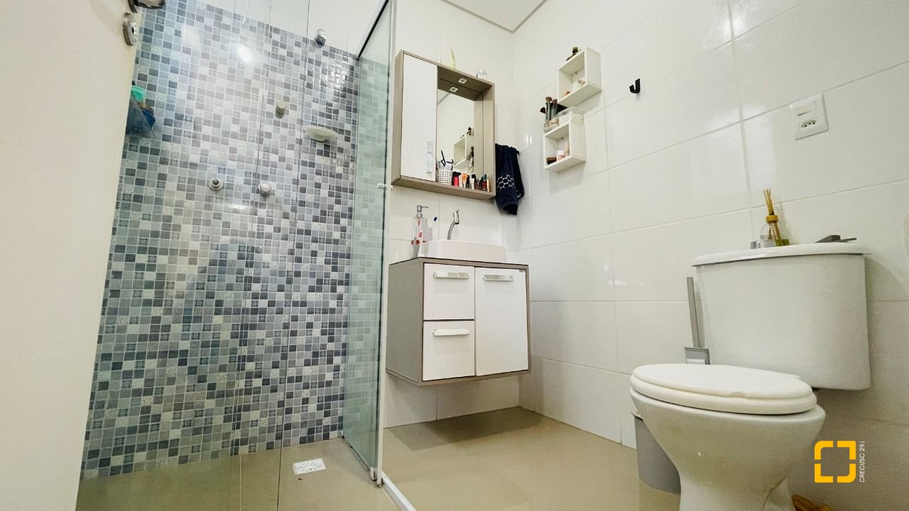 Cobertura com 180m², 5 quartos (sendo 2 suítes), 2 garagens, no bairro Ingleses em Florianópolis