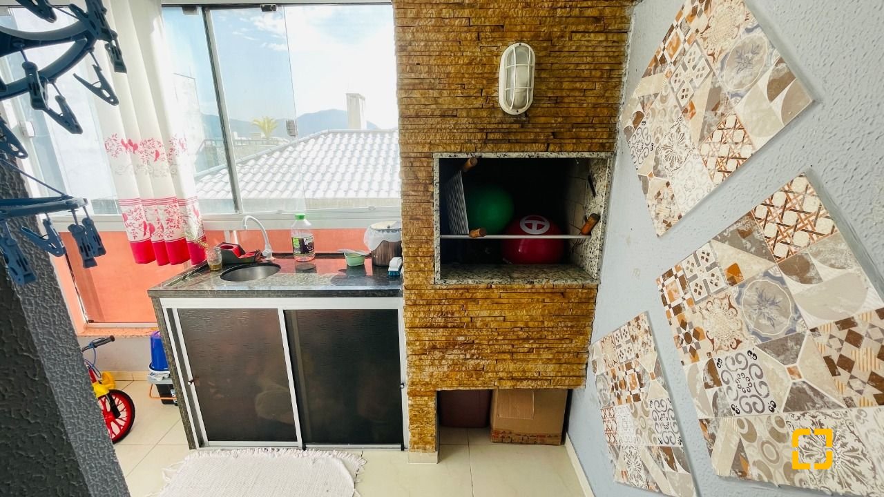Cobertura com 180m², 5 quartos (sendo 2 suítes), 2 garagens, no bairro Ingleses em Florianópolis