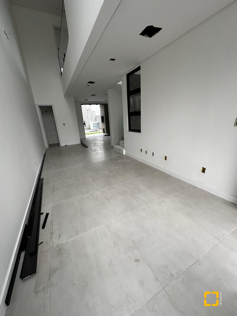 Casa com 172m², 6 quartos (sendo 3 suítes), 2 garagens, no bairro Ingleses em Florianópolis