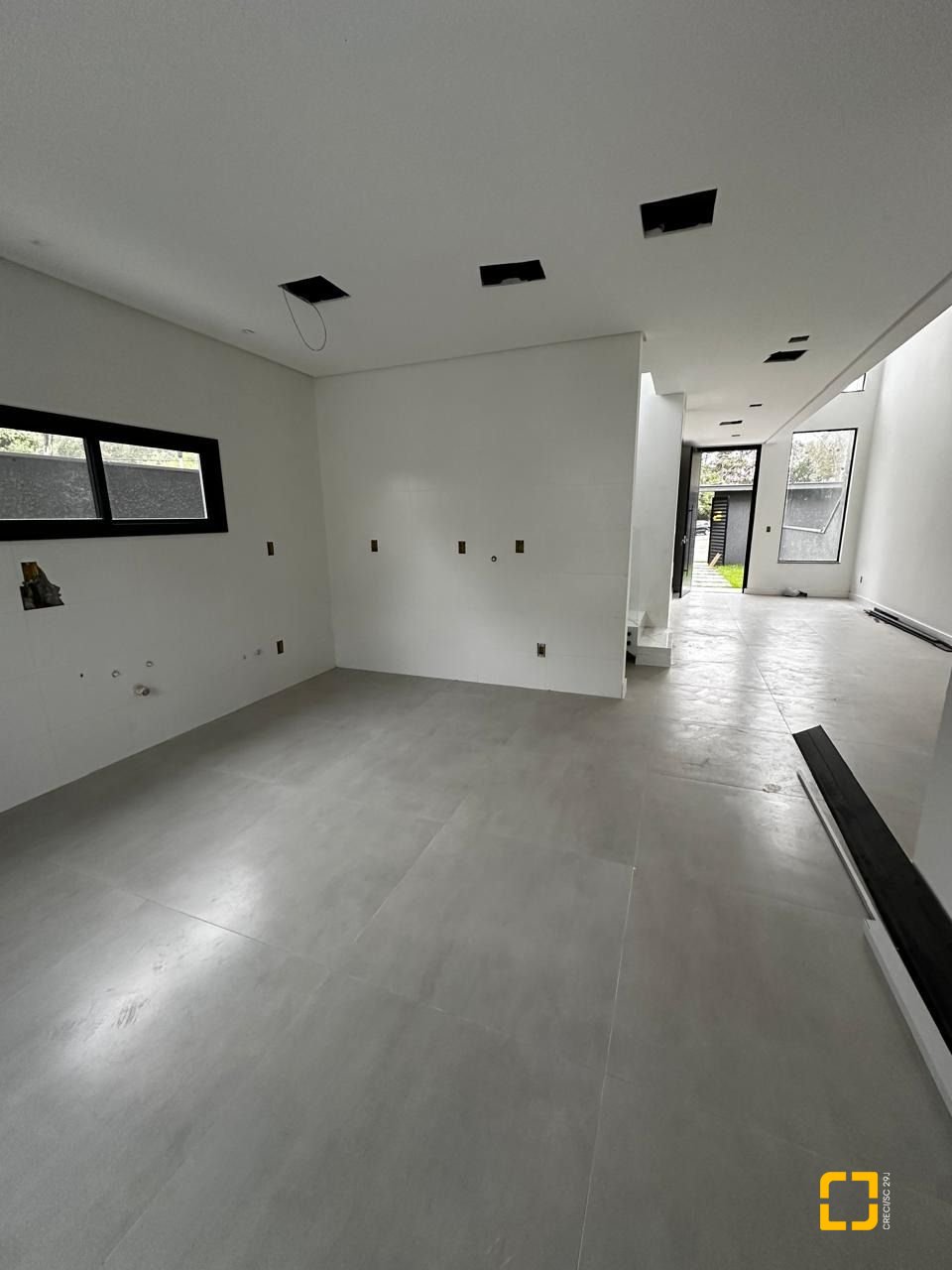 Casa com 172m², 6 quartos (sendo 3 suítes), 2 garagens, no bairro Ingleses em Florianópolis