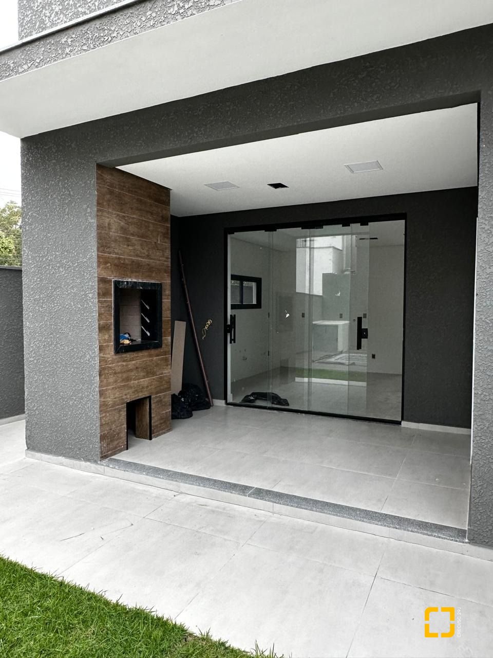 Casa com 172m², 6 quartos (sendo 3 suítes), 2 garagens, no bairro Ingleses em Florianópolis