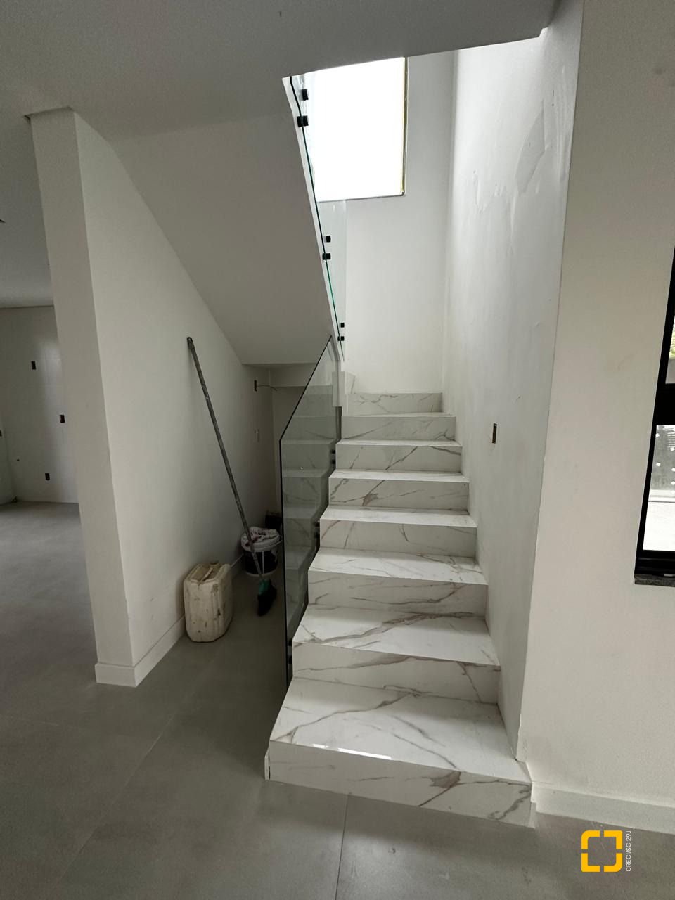 Casa com 172m², 6 quartos (sendo 3 suítes), 2 garagens, no bairro Ingleses em Florianópolis