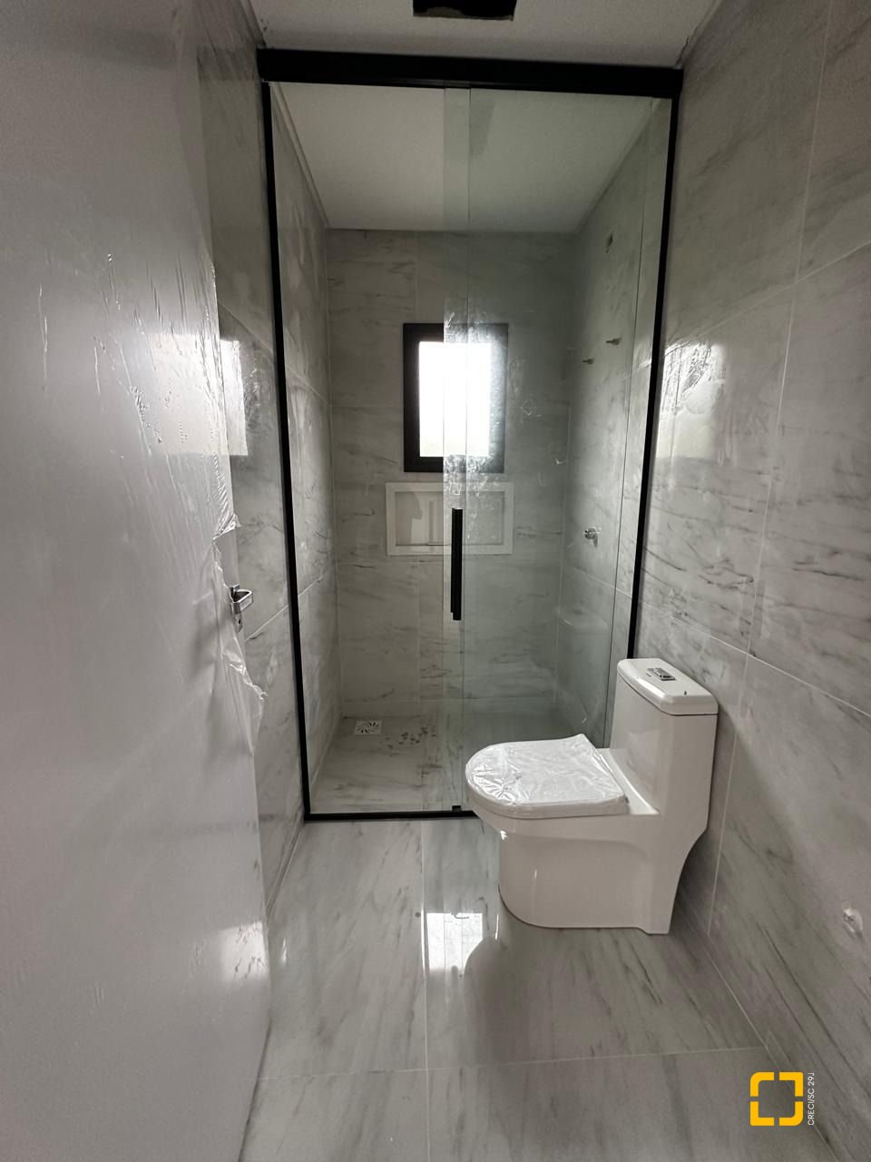 Casa com 172m², 6 quartos (sendo 3 suítes), 2 garagens, no bairro Ingleses em Florianópolis