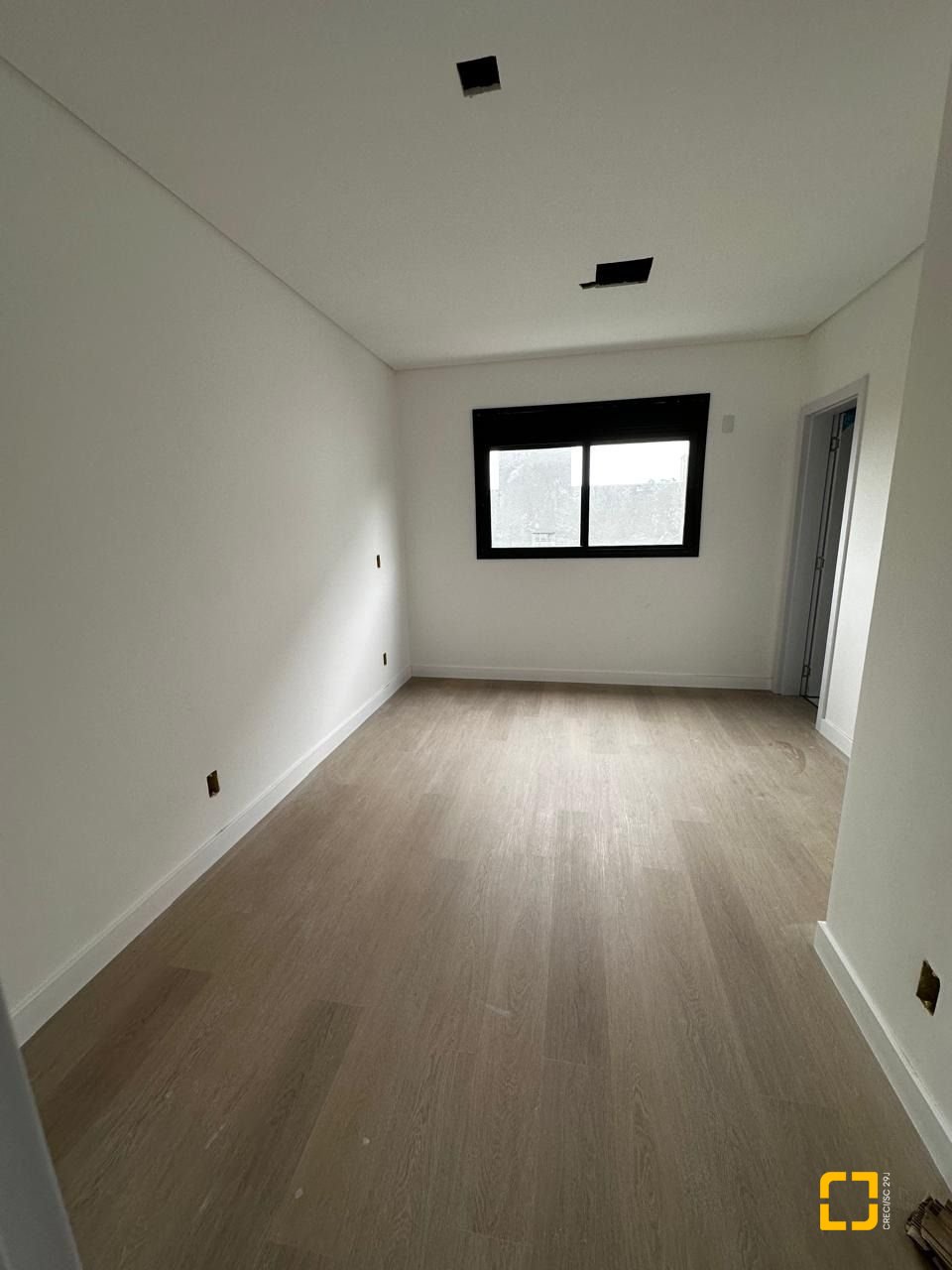 Casa com 172m², 6 quartos (sendo 3 suítes), 2 garagens, no bairro Ingleses em Florianópolis