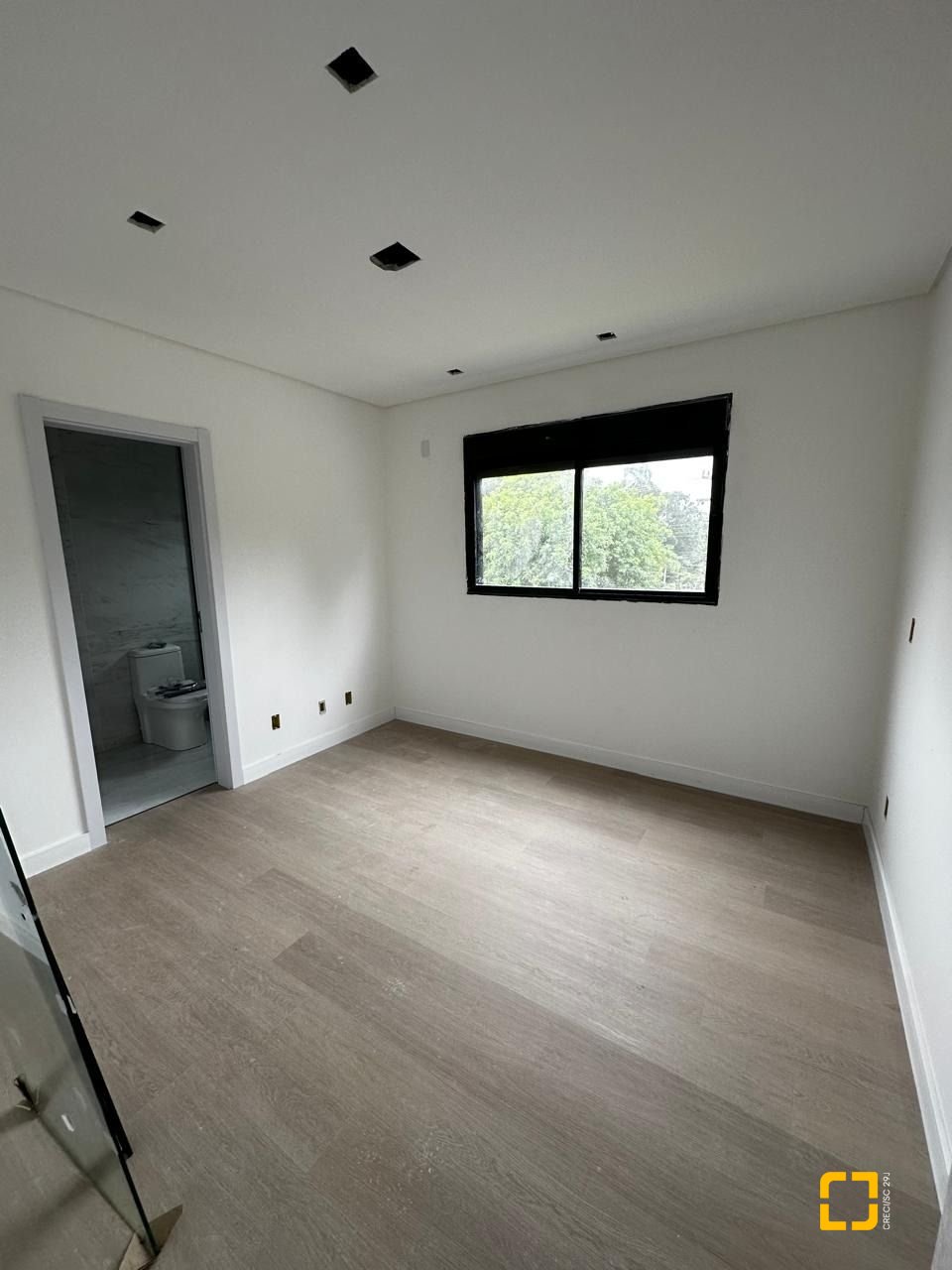 Casa com 172m², 6 quartos (sendo 3 suítes), 2 garagens, no bairro Ingleses em Florianópolis