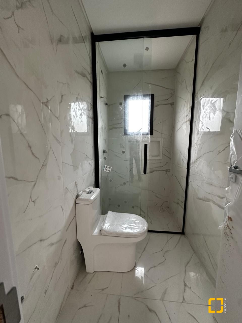Casa com 172m², 6 quartos (sendo 3 suítes), 2 garagens, no bairro Ingleses em Florianópolis