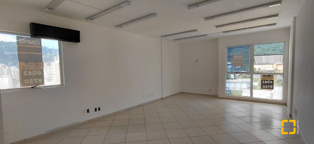 Sala com 47m², no bairro Centro em Florianópolis