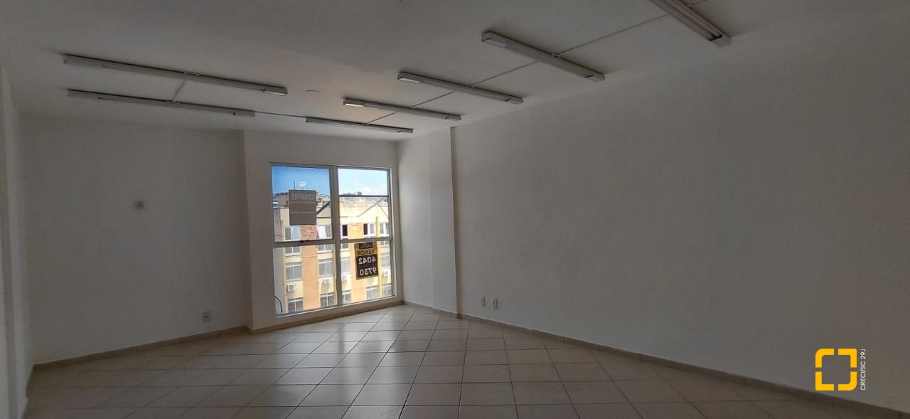 Sala com 47m², no bairro Centro em Florianópolis