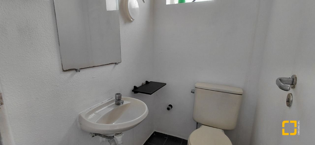 Sala com 47m², no bairro Centro em Florianópolis