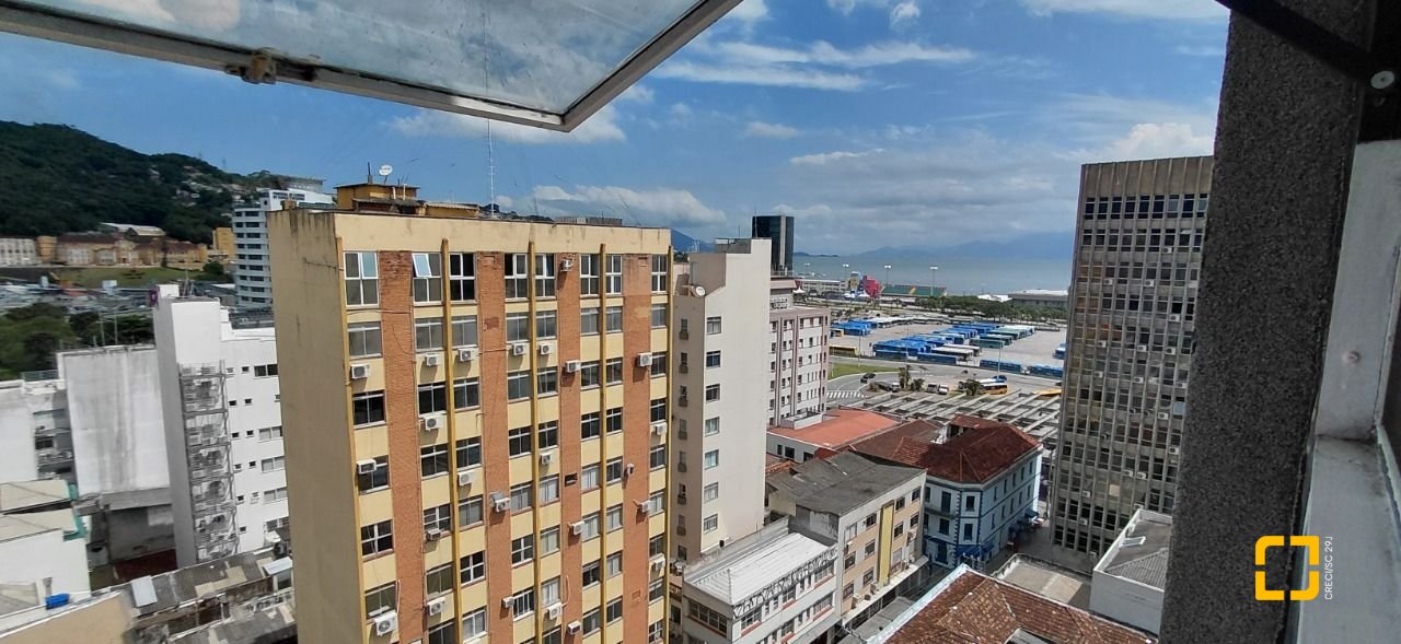 Sala com 47m², no bairro Centro em Florianópolis