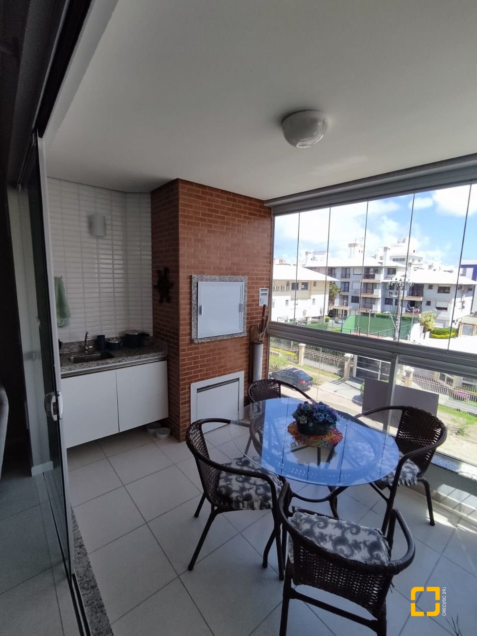 Apartamento com 95m², 4 quartos (sendo 1 suíte), 2 garagens, no bairro Ingleses em Florianópolis