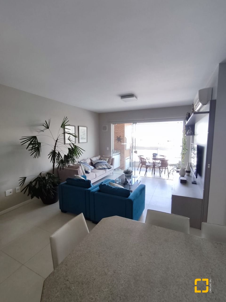 Apartamento com 95m², 4 quartos (sendo 1 suíte), 2 garagens, no bairro Ingleses em Florianópolis