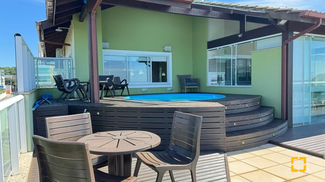 Cobertura com 406m², 4 quartos (sendo 4 suítes), 5 garagens, no bairro Santinho em Florianópolis