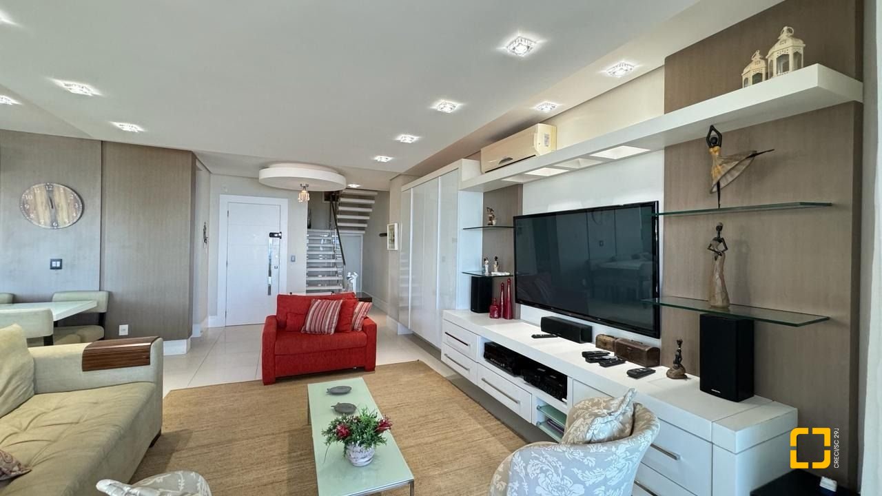 Cobertura com 406m², 4 quartos (sendo 4 suítes), 5 garagens, no bairro Santinho em Florianópolis