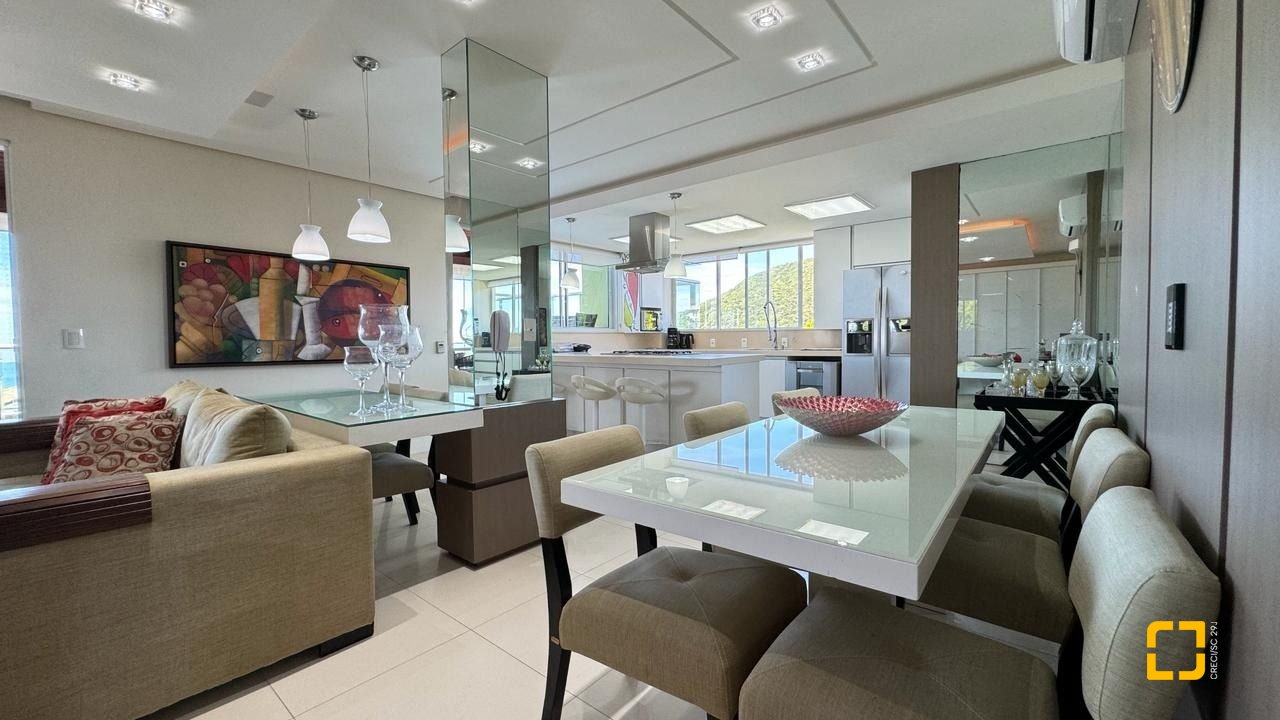 Cobertura com 406m², 4 quartos (sendo 4 suítes), 5 garagens, no bairro Santinho em Florianópolis