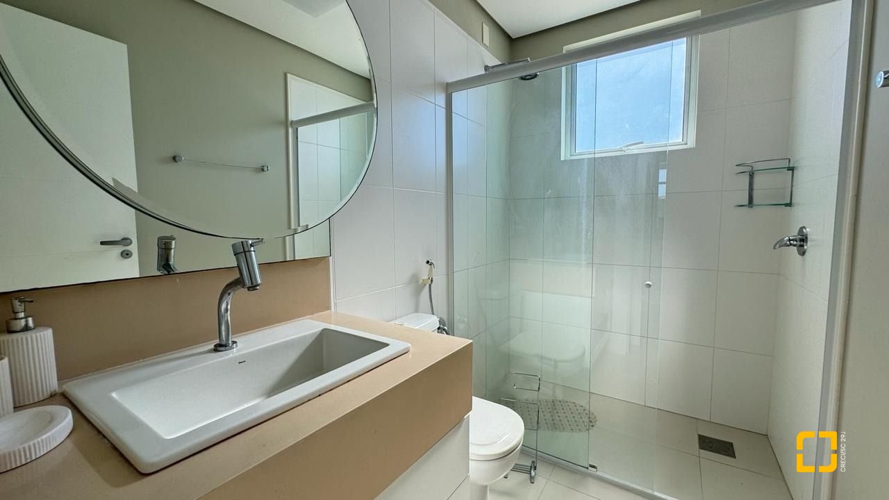 Cobertura com 406m², 4 quartos (sendo 4 suítes), 5 garagens, no bairro Santinho em Florianópolis