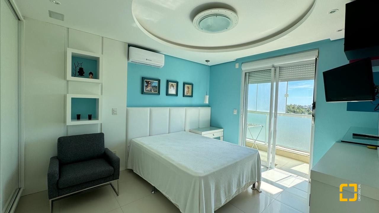 Cobertura com 406m², 4 quartos (sendo 4 suítes), 5 garagens, no bairro Santinho em Florianópolis