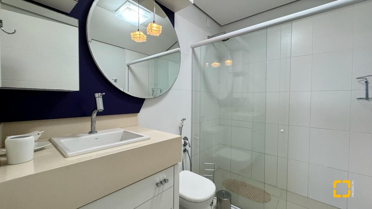 Cobertura com 406m², 4 quartos (sendo 4 suítes), 5 garagens, no bairro Santinho em Florianópolis