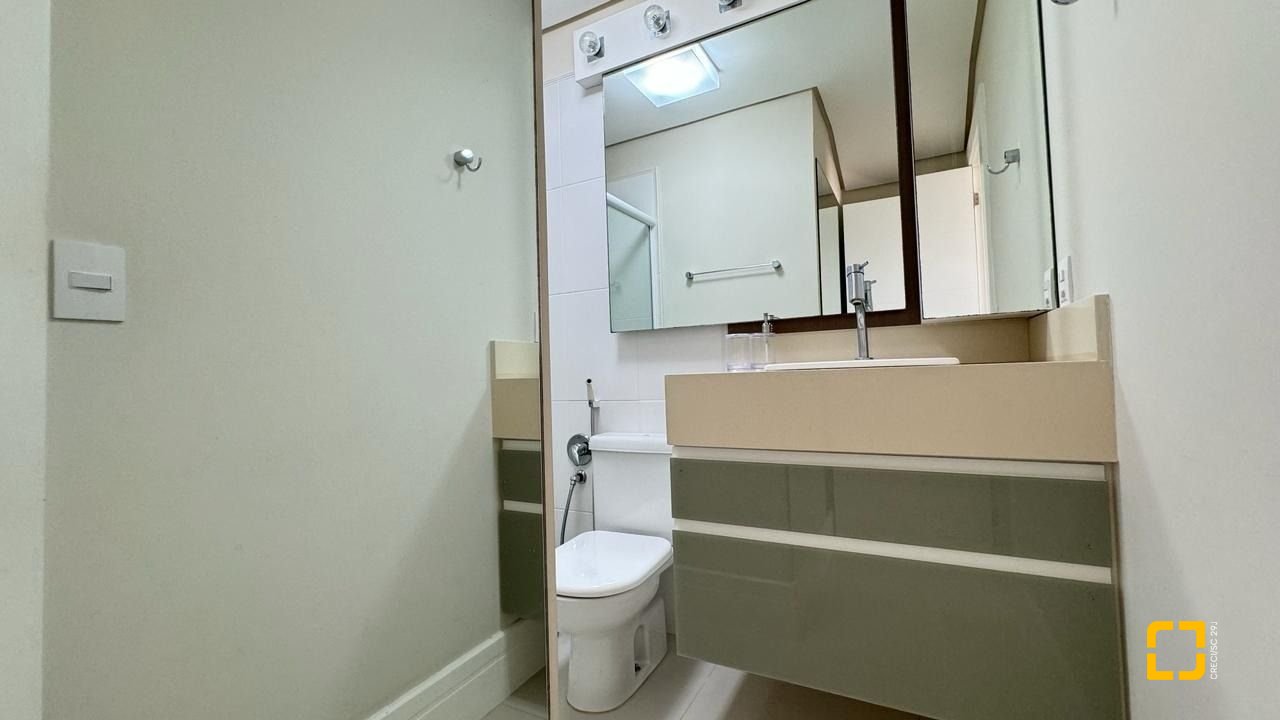 Cobertura com 406m², 4 quartos (sendo 4 suítes), 5 garagens, no bairro Santinho em Florianópolis