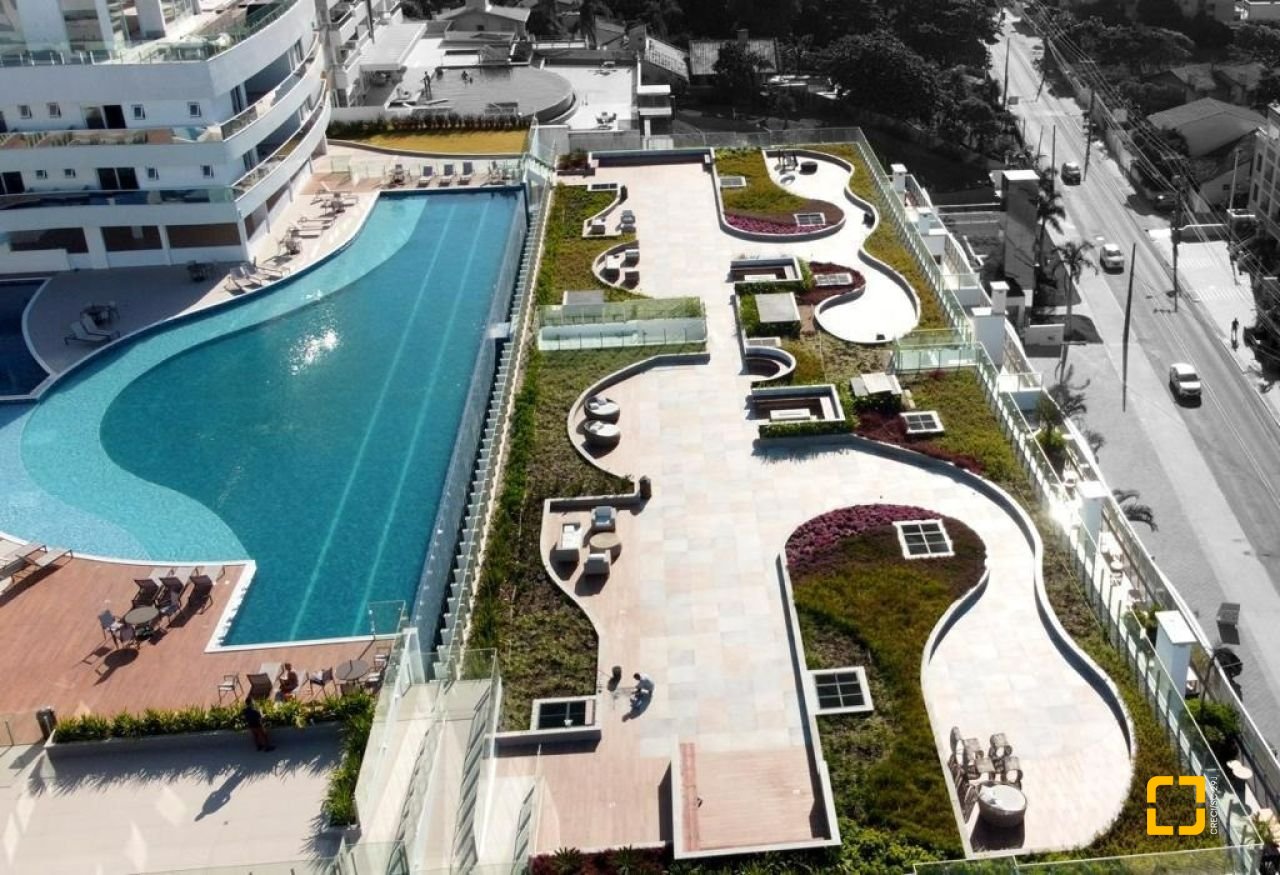 Apartamento com 180m², 3 quartos (sendo 3 suítes), 3 garagens, no bairro Ingleses em Florianópolis