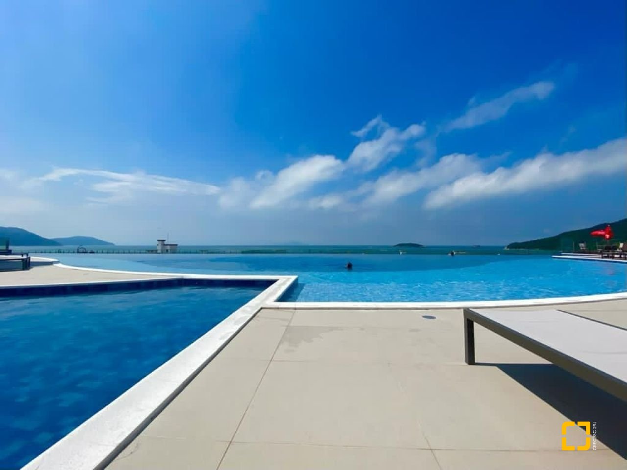 Apartamento com 180m², 3 quartos (sendo 3 suítes), 3 garagens, no bairro Ingleses em Florianópolis