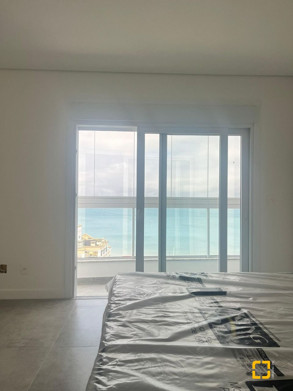 Apartamento com 180m², 3 quartos (sendo 3 suítes), 3 garagens, no bairro Ingleses em Florianópolis