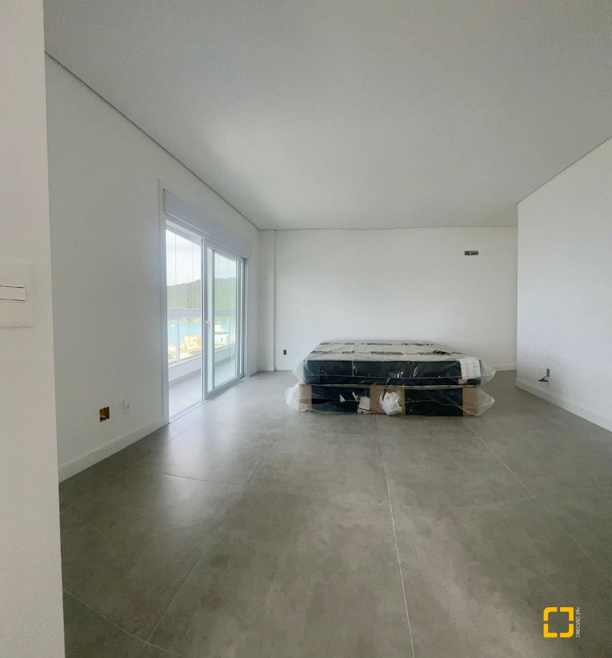 Apartamento com 180m², 3 quartos (sendo 3 suítes), 3 garagens, no bairro Ingleses em Florianópolis