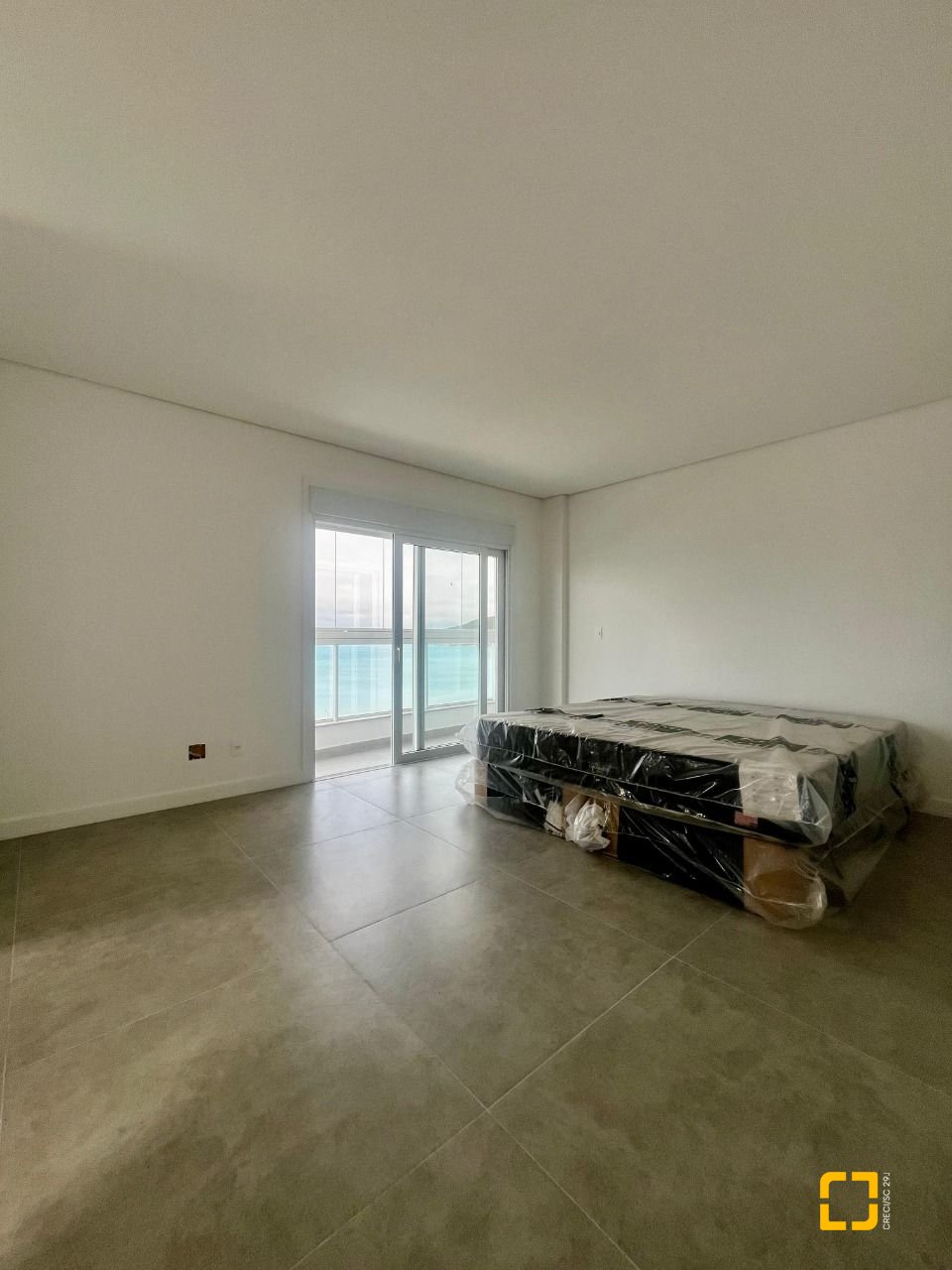 Apartamento com 180m², 3 quartos (sendo 3 suítes), 3 garagens, no bairro Ingleses em Florianópolis