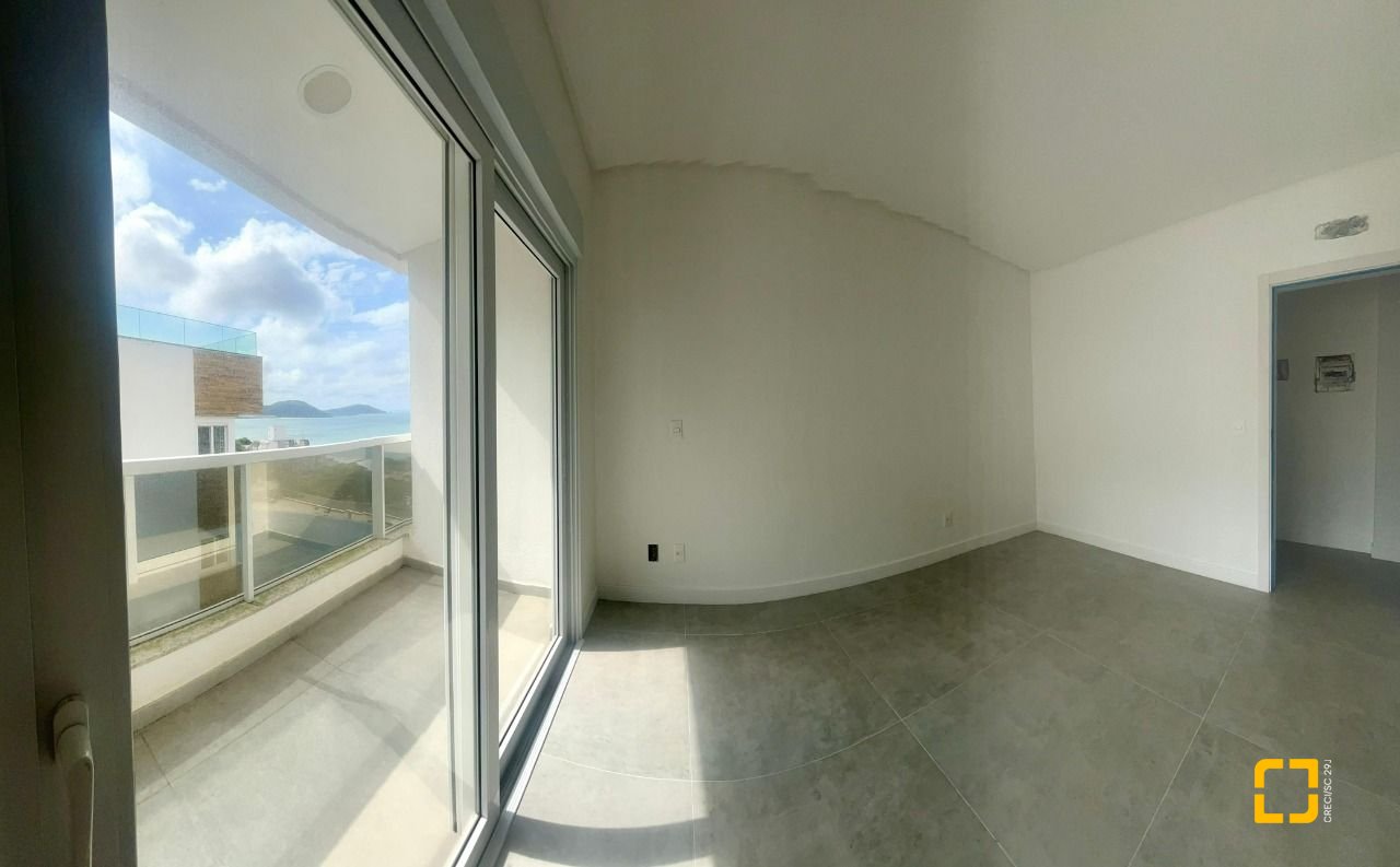 Apartamento com 180m², 3 quartos (sendo 3 suítes), 3 garagens, no bairro Ingleses em Florianópolis
