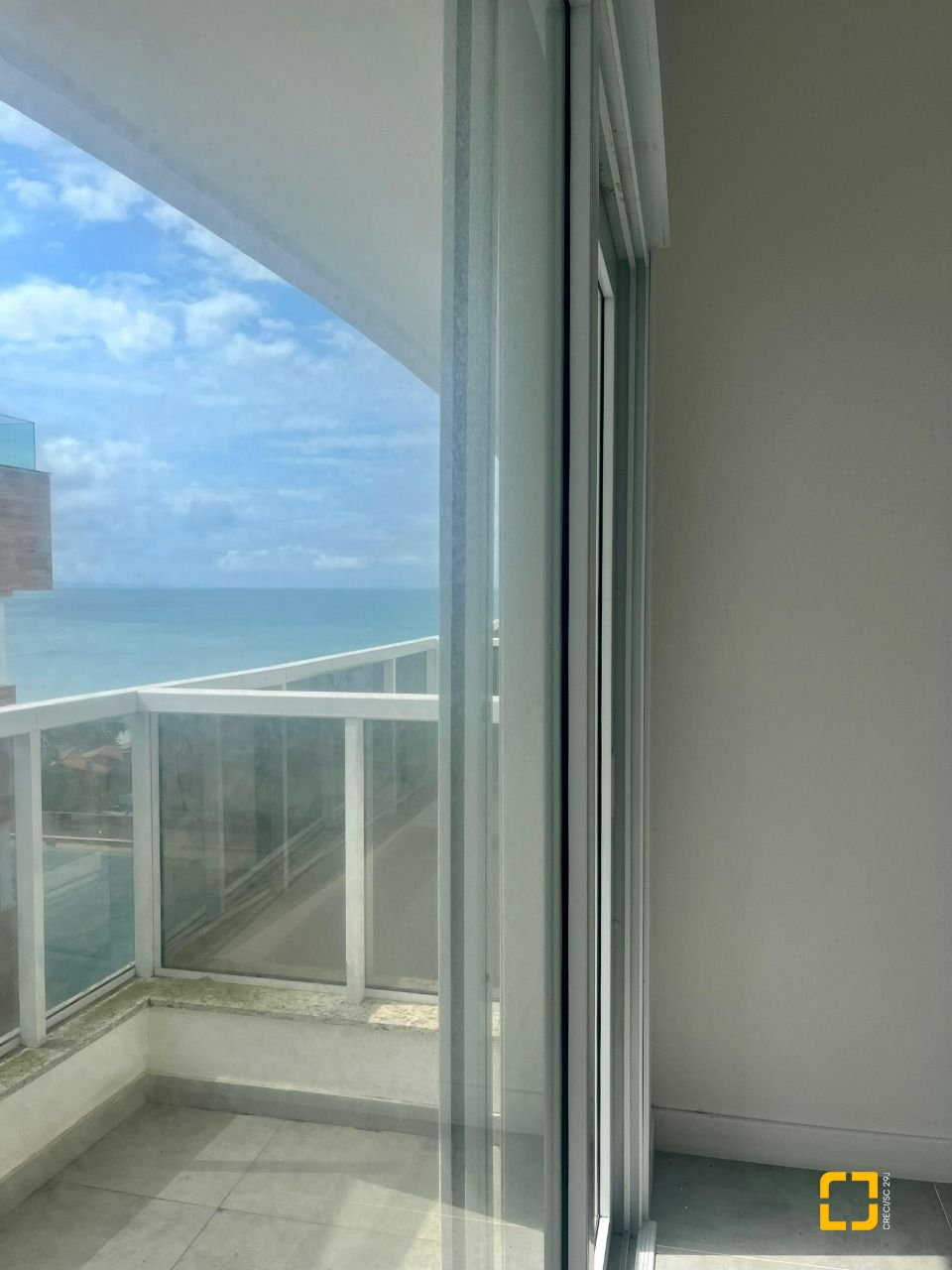 Apartamento com 180m², 3 quartos (sendo 3 suítes), 3 garagens, no bairro Ingleses em Florianópolis