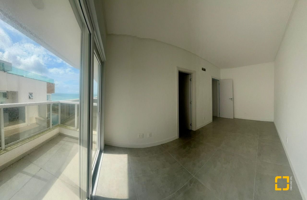 Apartamento com 180m², 3 quartos (sendo 3 suítes), 3 garagens, no bairro Ingleses em Florianópolis